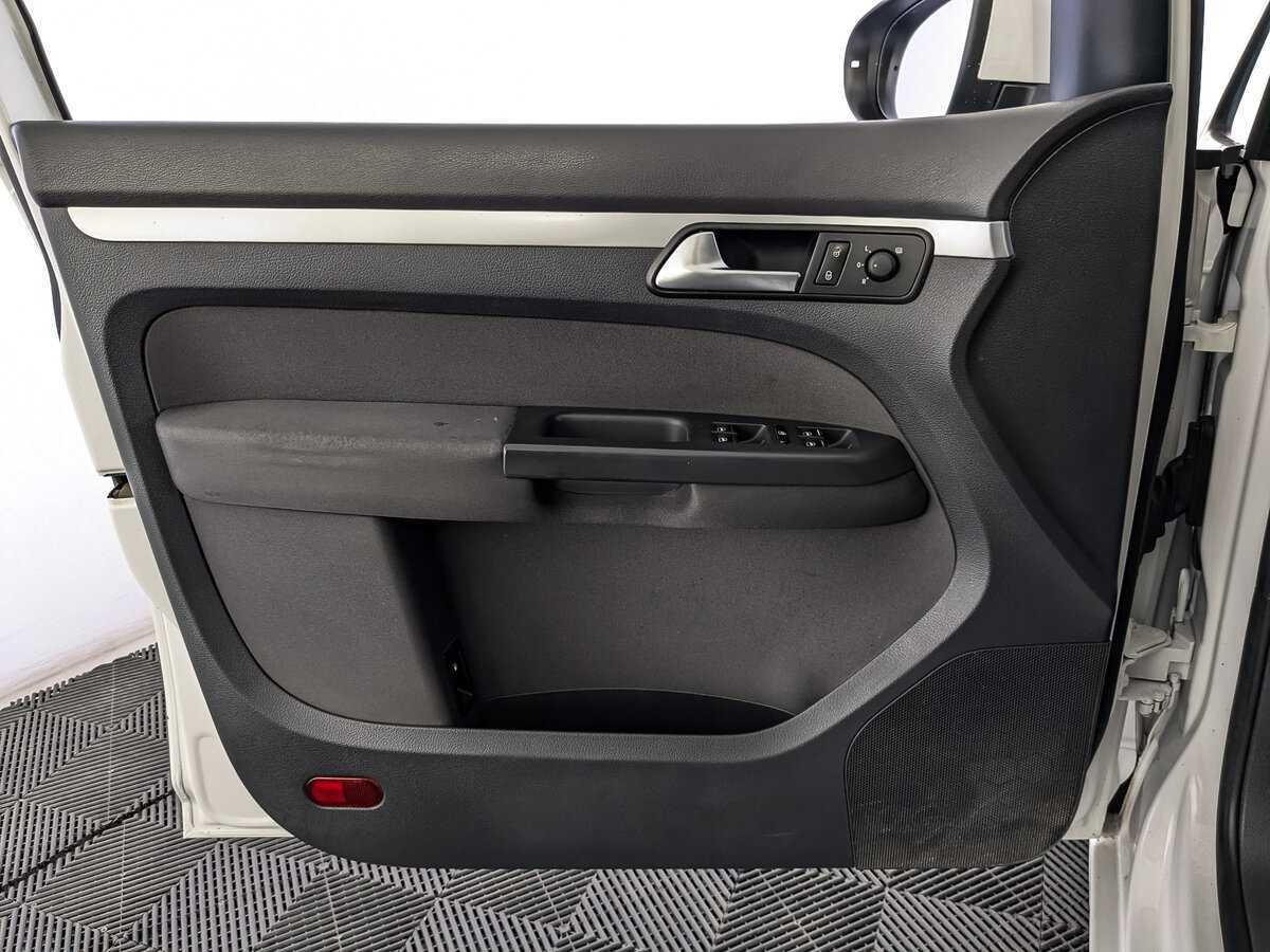 Купить Volkswagen Touran, 2012, 107 990 км, фото №15