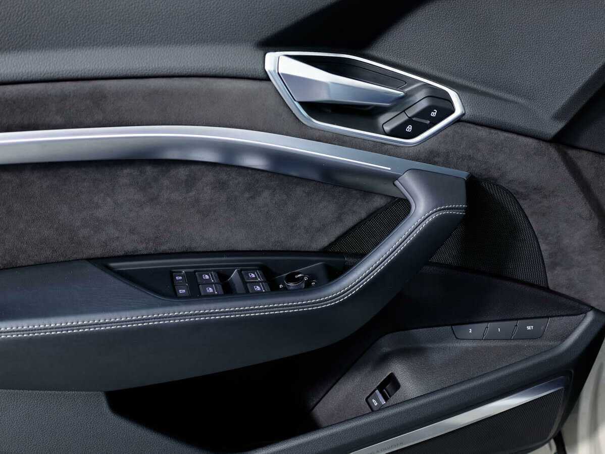 Купить Audi e-tron 50, 2021, 32 902 км, фото №15