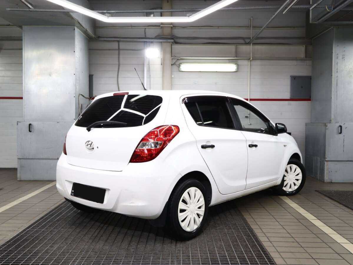 Купить Hyundai i20, 2010, 108 000 км, фото №2