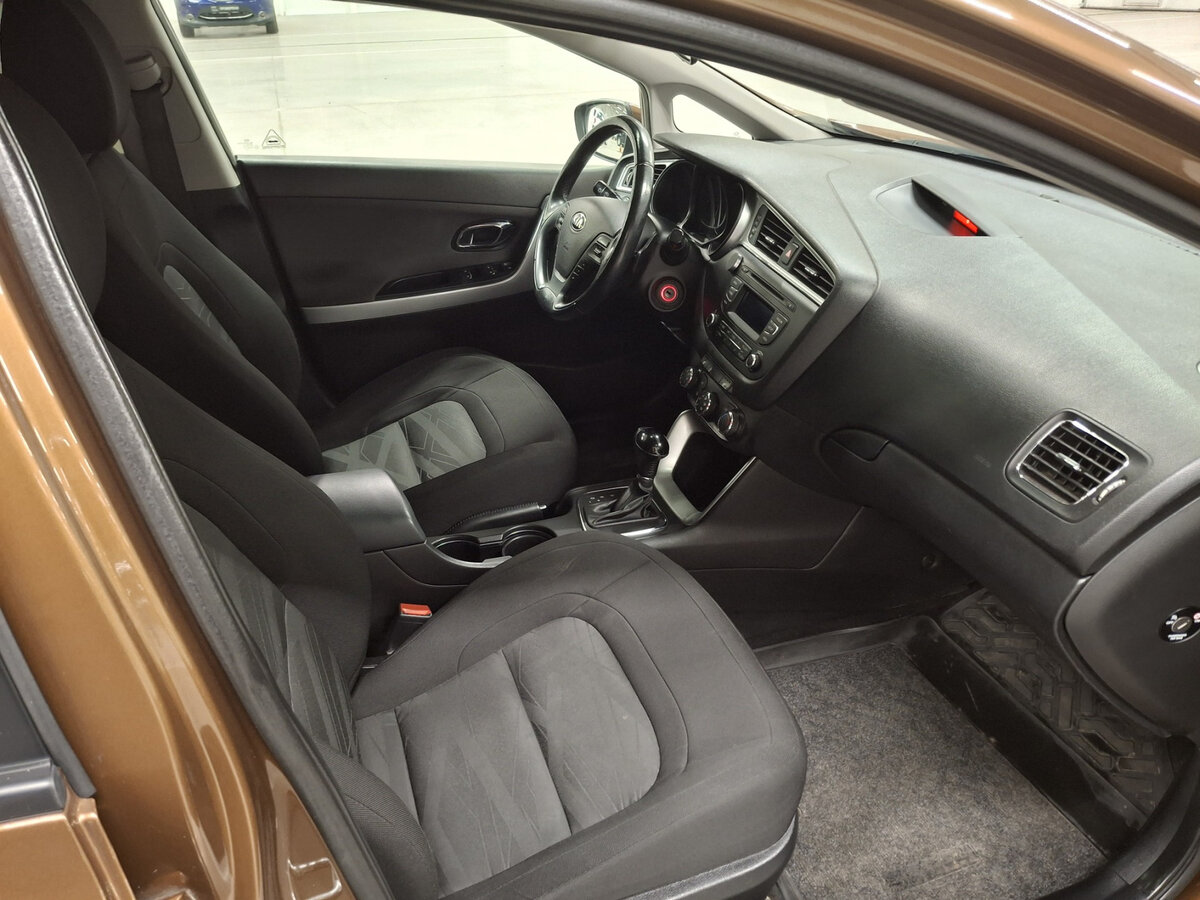 Купить Kia Ceed II Рестайлинг, 2015, 111 891 км, фото №11