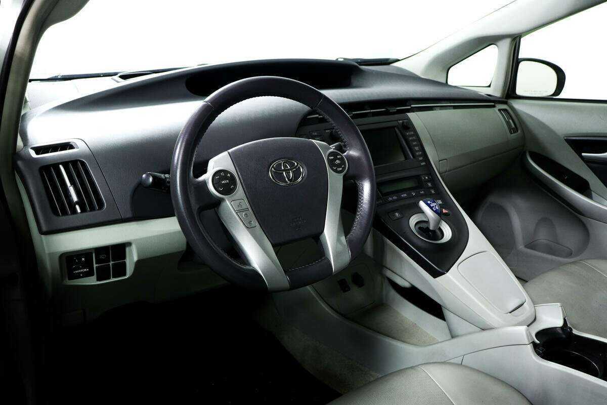 Купить Toyota Prius Plug-in Hybrid, 2009, 149 737 км, фото №13