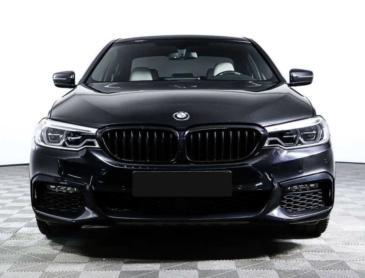 Купить BMW 5 серии 530i xDrive, 2019, 28 830 км, фото №2