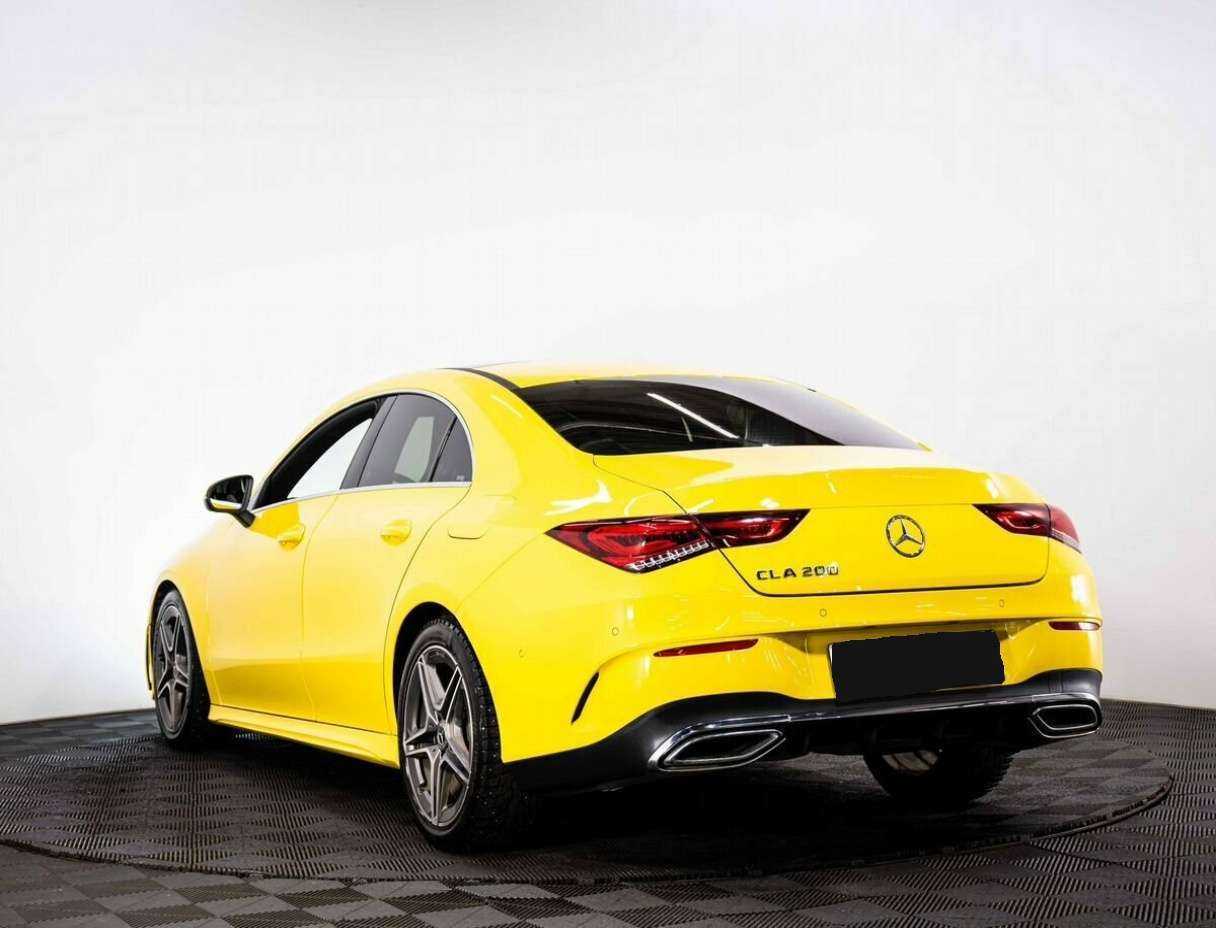 Купить Mercedes-Benz CLA 200, 2020, 67 000 км, фото №3