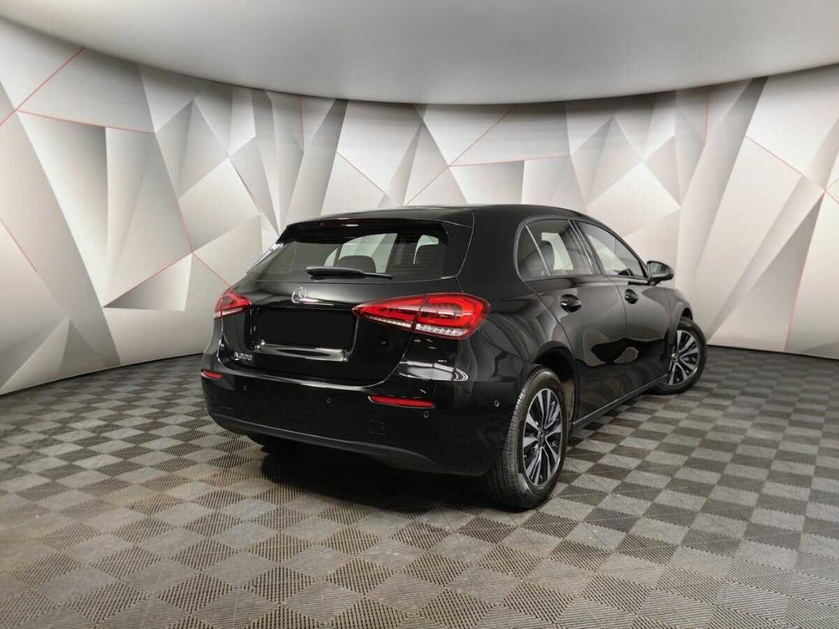 Купить Mercedes-Benz A-Класс 200, 2019, 37 817 км, фото №2
