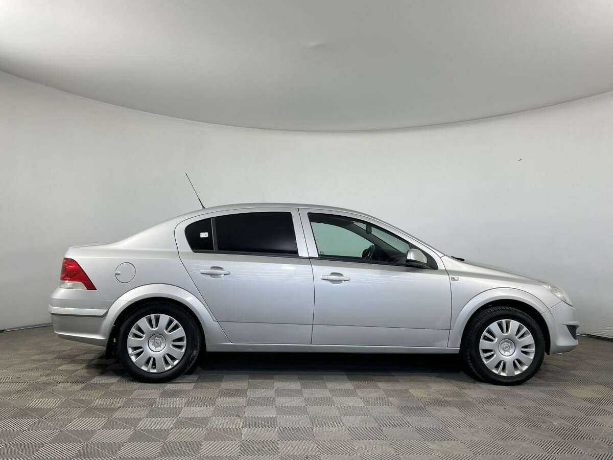 Купить Opel Astra, 2010, 167 660 км, фото №3