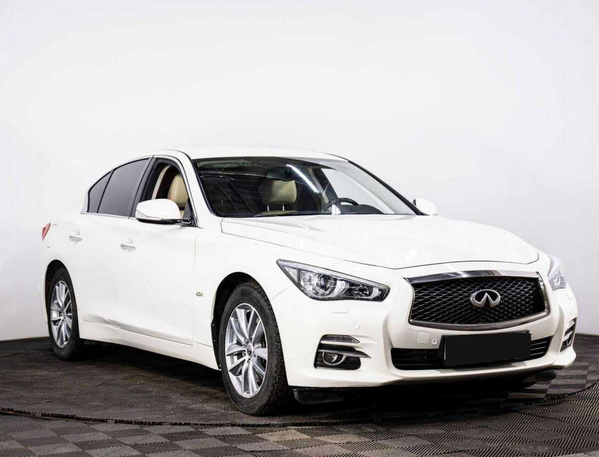 Купить Infiniti Q50, 2015, 117 982 км, фото №1