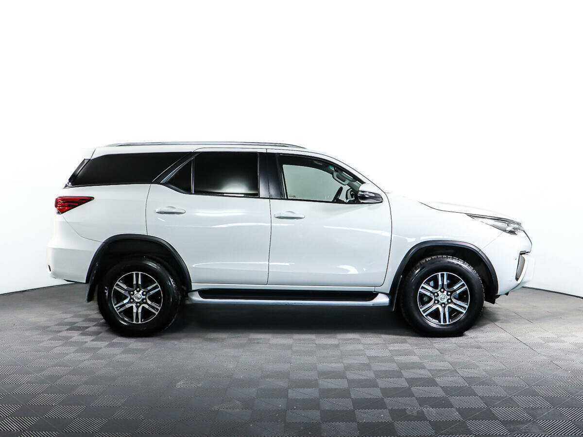 Купить Toyota Fortuner, 2017, 135 804 км, фото №3