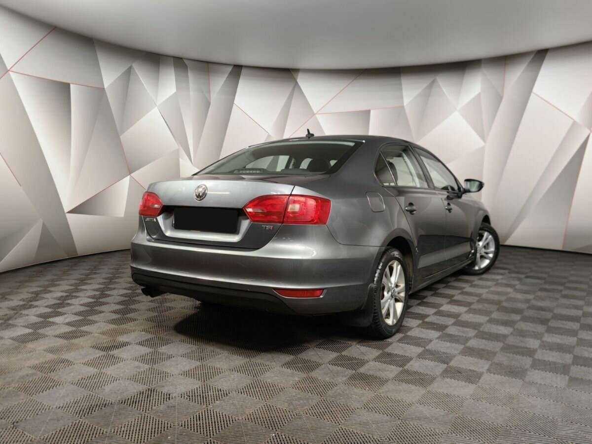 Купить Volkswagen Jetta, 2011, 245 345 км, фото №2