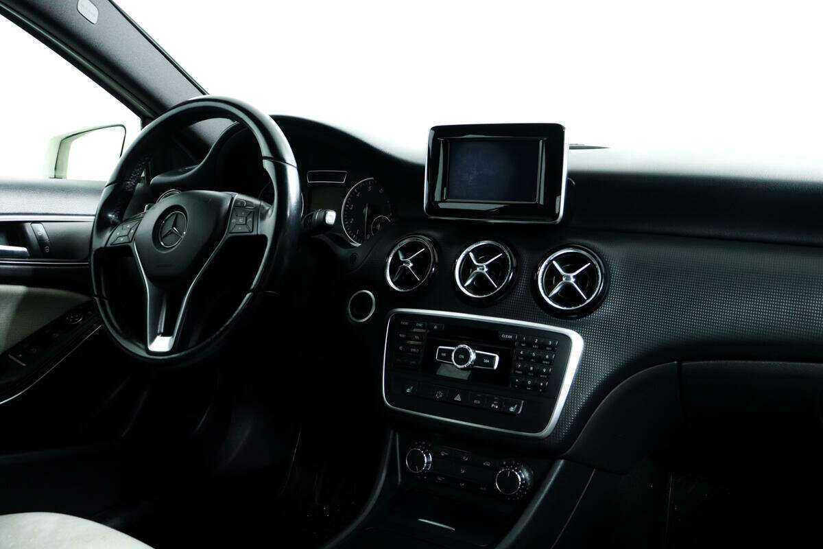Купить Mercedes-Benz A-Класс 180, 2013, 138 350 км, фото №9