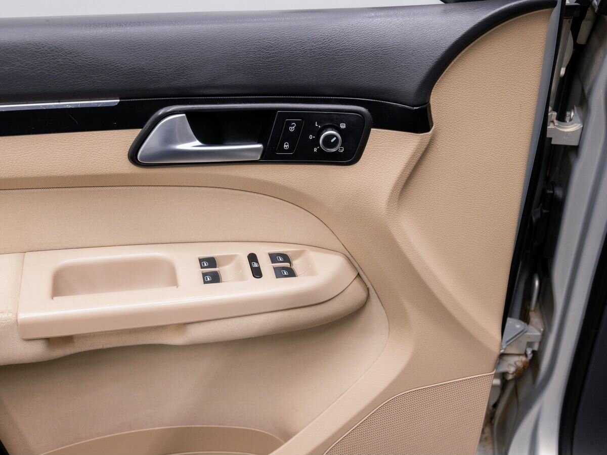 Купить Volkswagen Touran, 2013, 256 000 км, фото №16