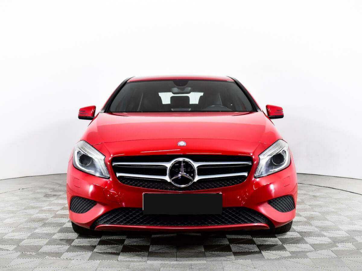 Купить Mercedes-Benz A-Класс 180, 2013, 136 676 км, фото №2