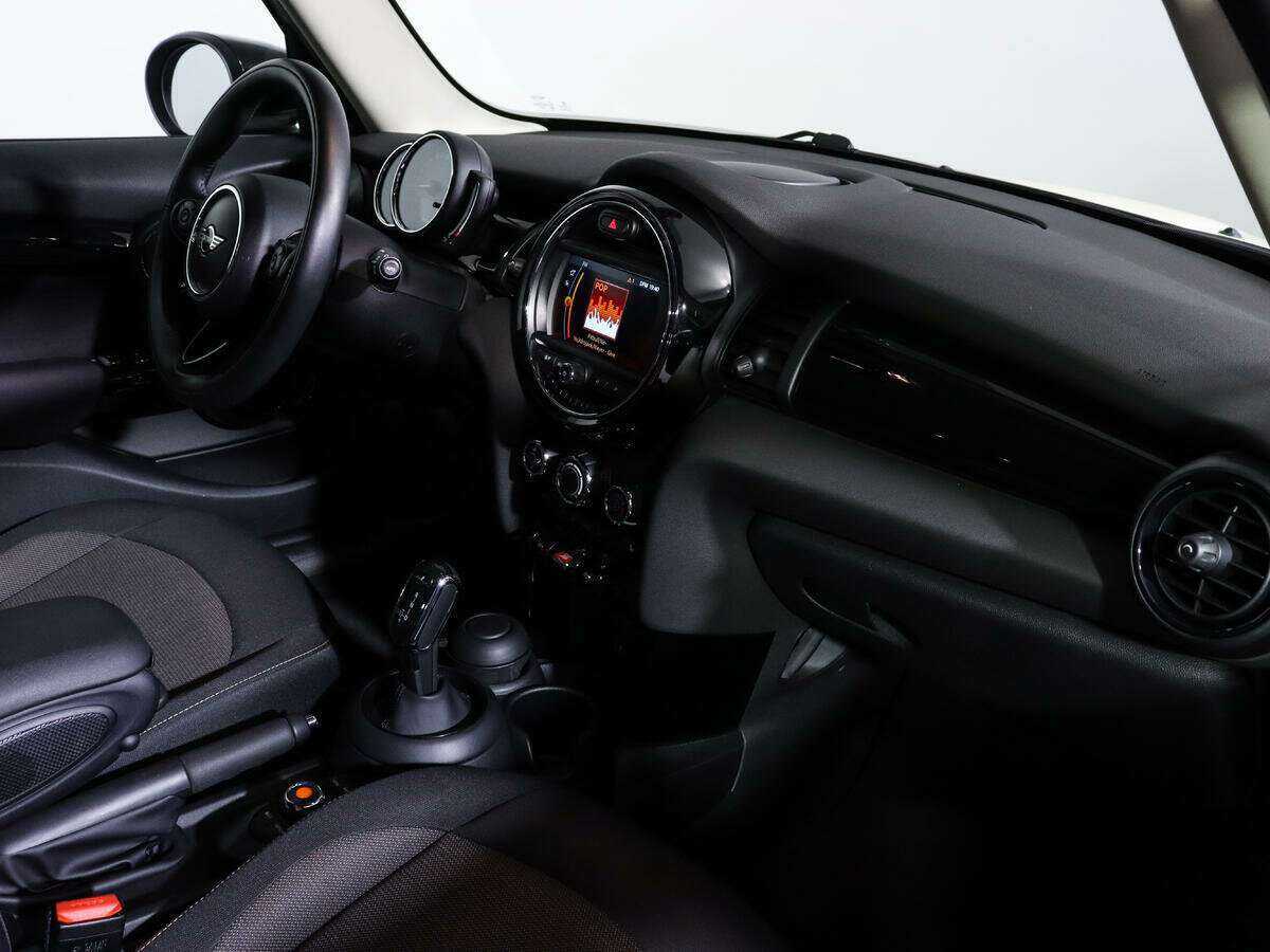 Купить Mini Hatch Cooper, 2019, 24 282 км, фото №8