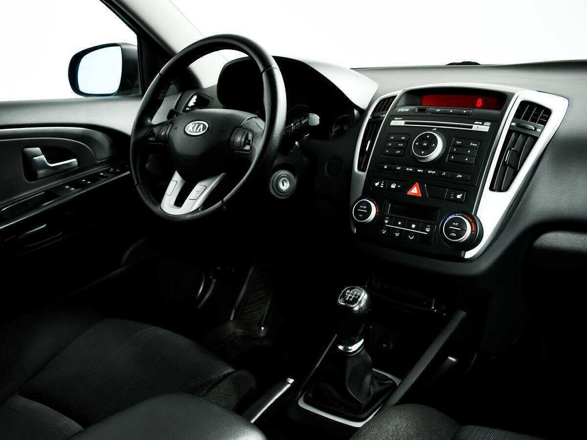 Купить Kia Ceed, 2010, 123 493 км, фото №9