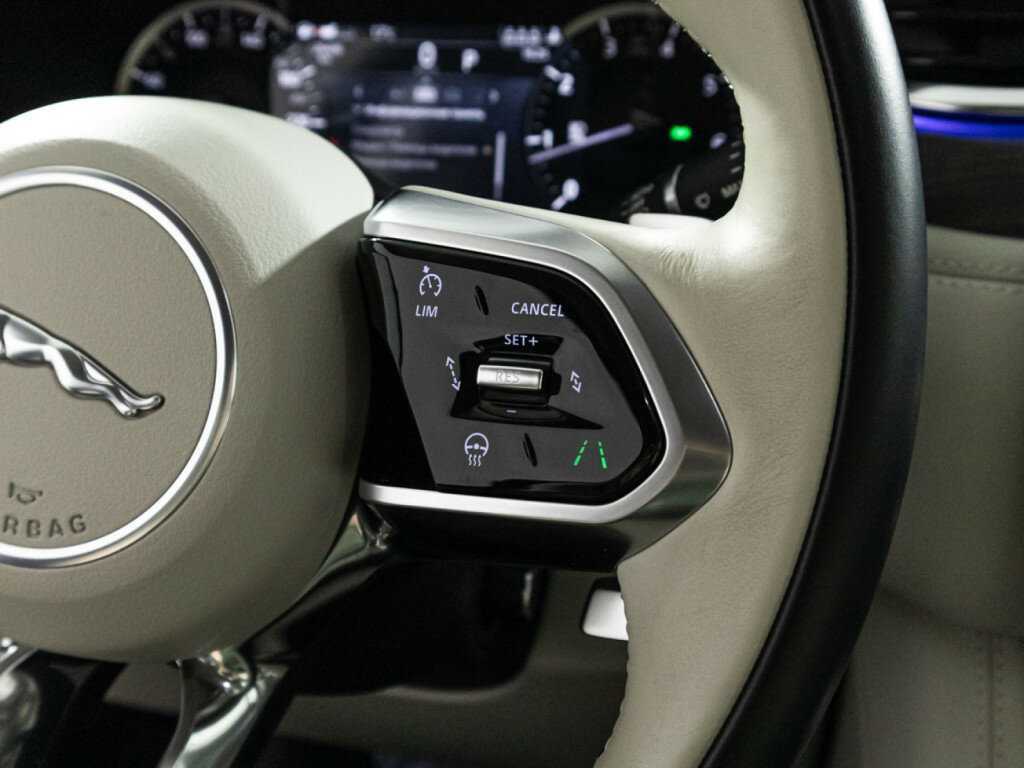 Купить Jaguar F-Pace, 2022, 26 425 км, фото №21