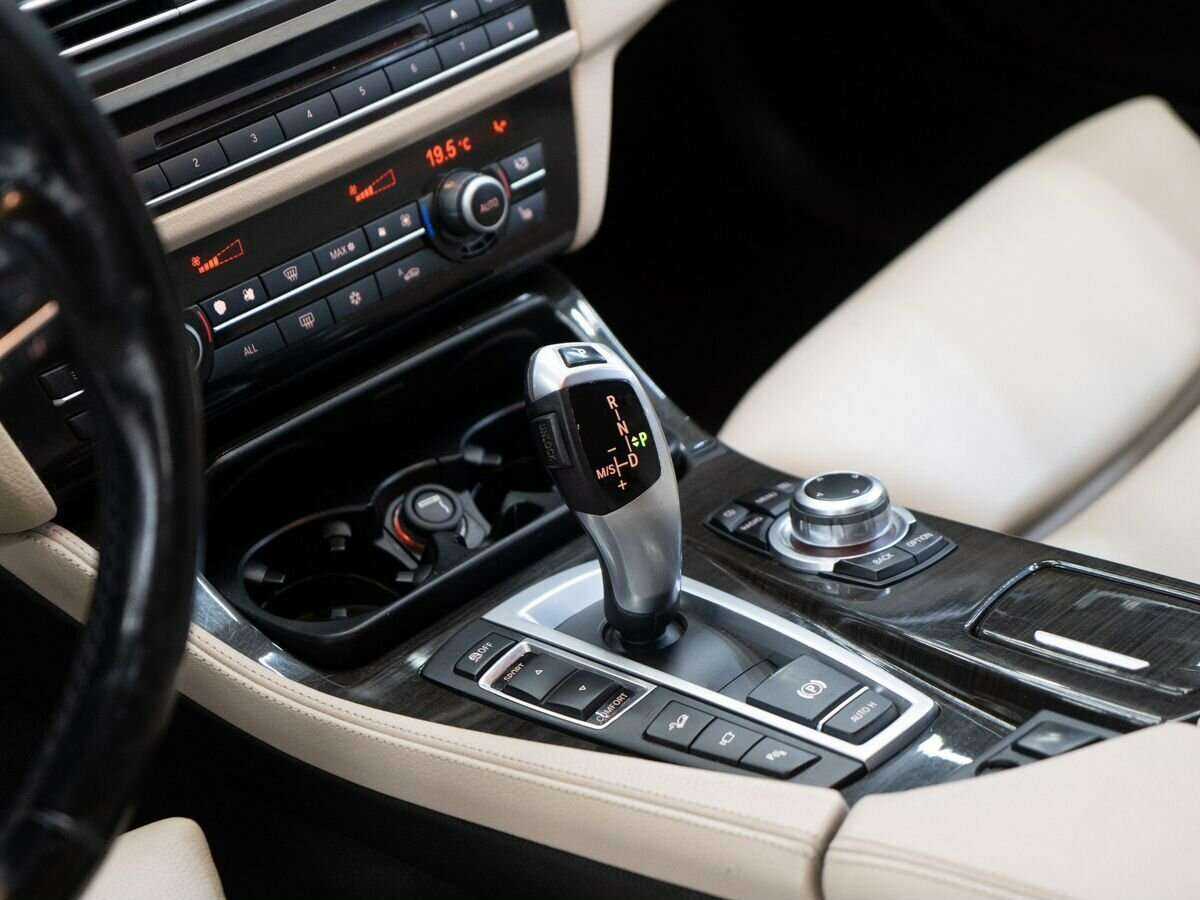 Купить BMW 5 серии 535i xDrive, 2012, 115 270 км, фото №12