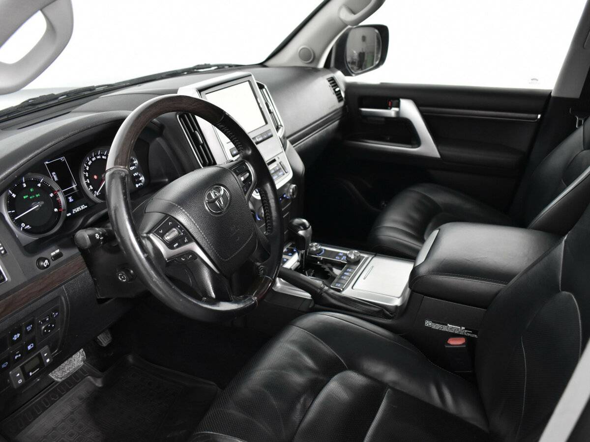 Купить Toyota Land Cruiser 200 Series Рестайлинг 2, 2015, 258 259 км, фото №6
