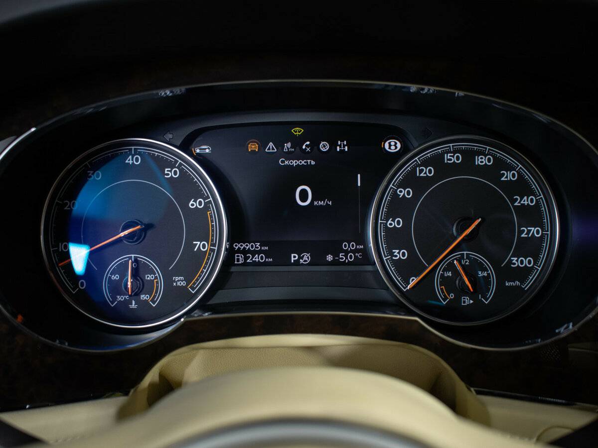 Купить Bentley Bentayga I, 2016, 99 901 км, фото №14