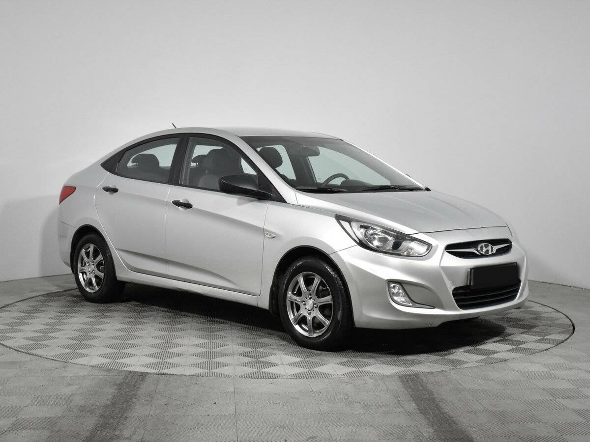Купить Hyundai Solaris, 2011, 123 914 км, фото №3
