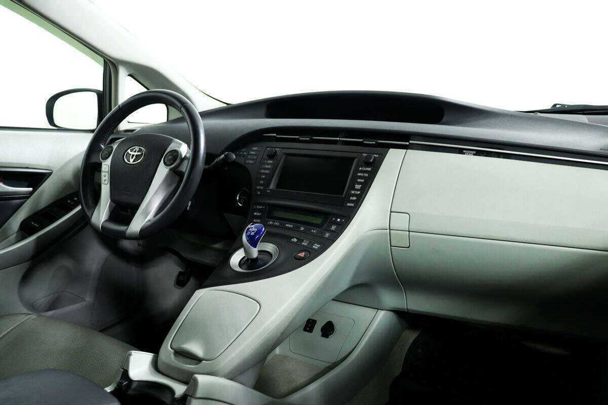 Купить Toyota Prius Plug-in Hybrid, 2009, 149 737 км, фото №9