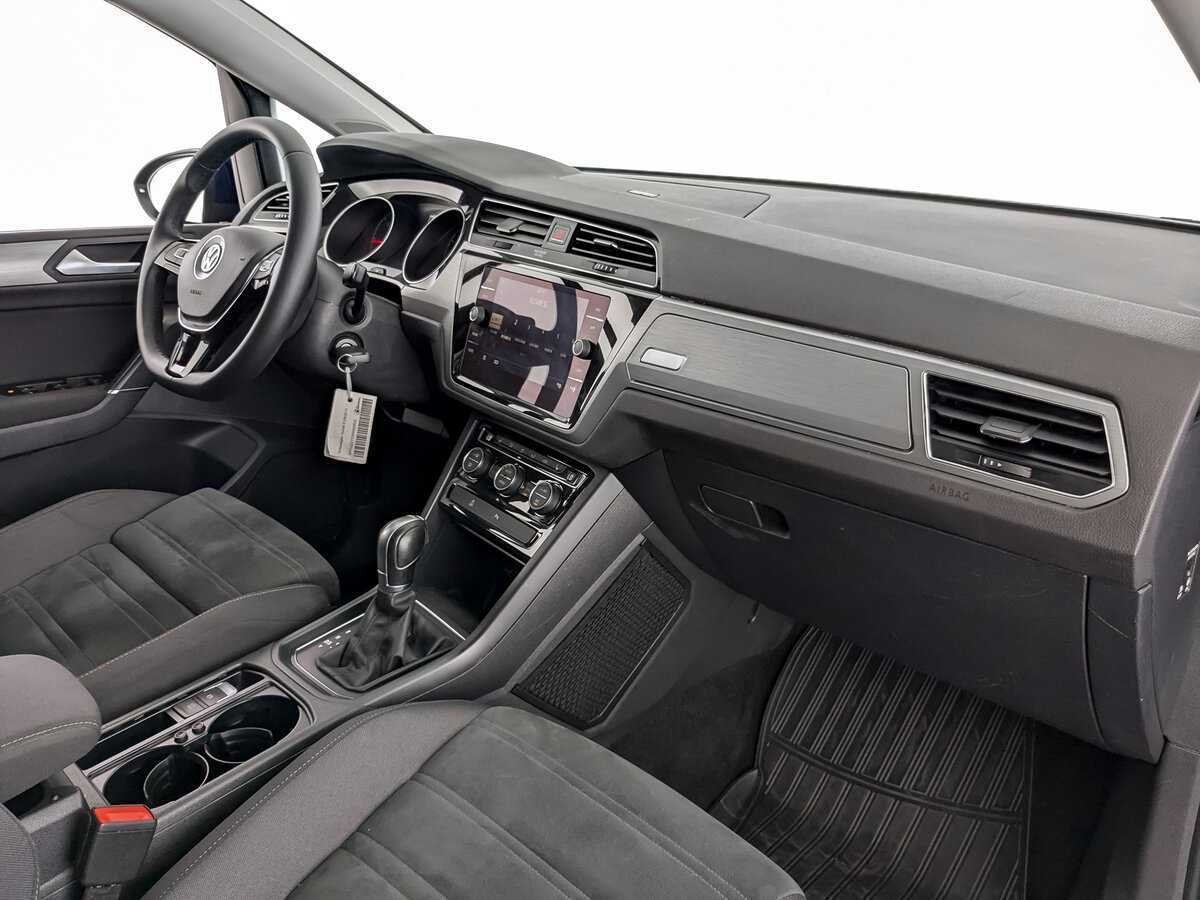 Купить Volkswagen Touran, 2018, 234 634 км, фото №8