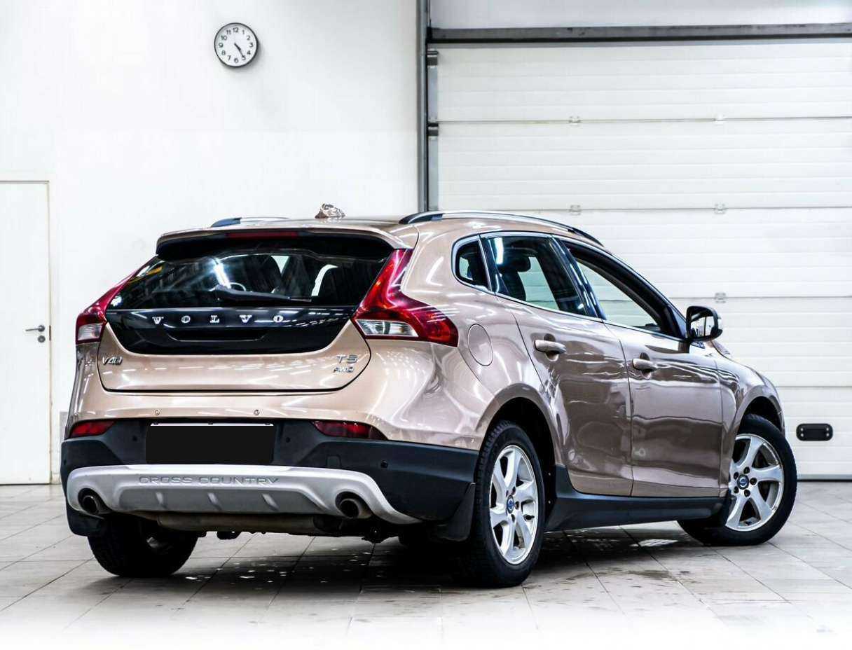 Купить Volvo V40 Cross Country, 2013, 140 000 км, фото №3
