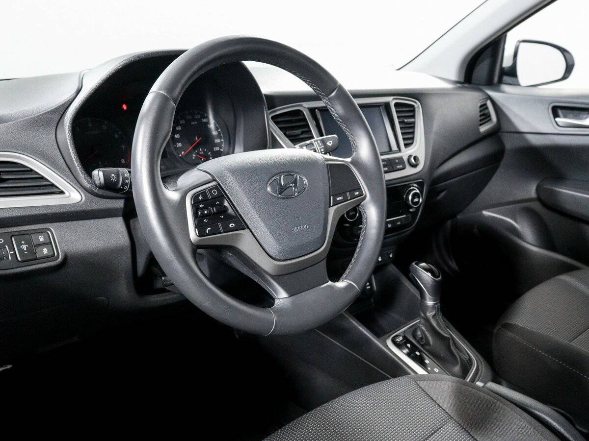 Купить Hyundai Solaris, 2019, 13 585 км, фото №13