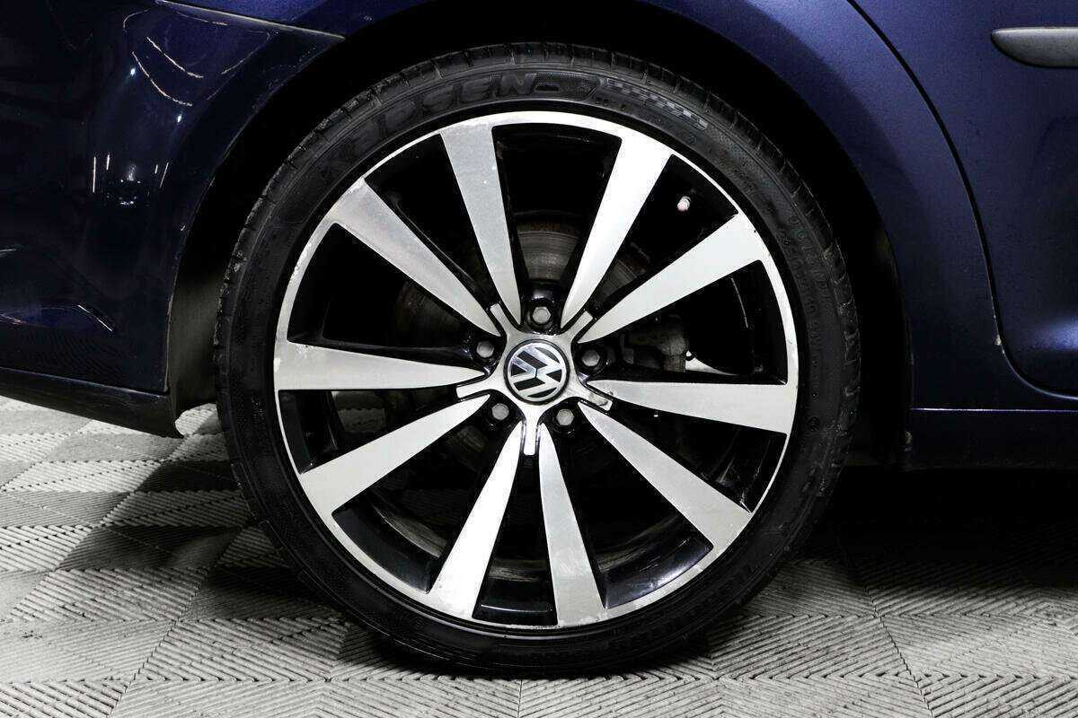 Купить Volkswagen Touran, 2012, 326 100 км, фото №14