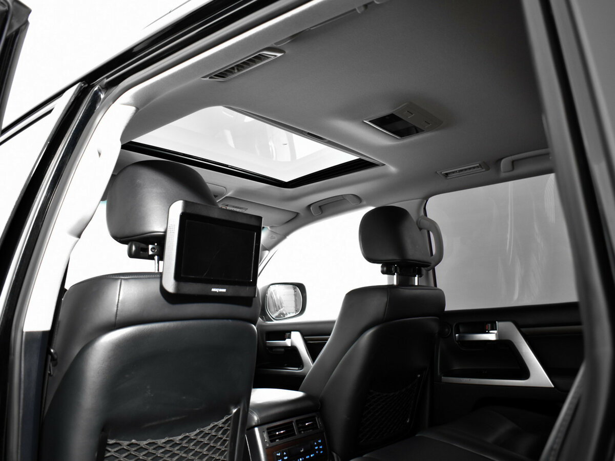 Купить Toyota Land Cruiser 200 Series Рестайлинг 2, 2015, 258 259 км, фото №10
