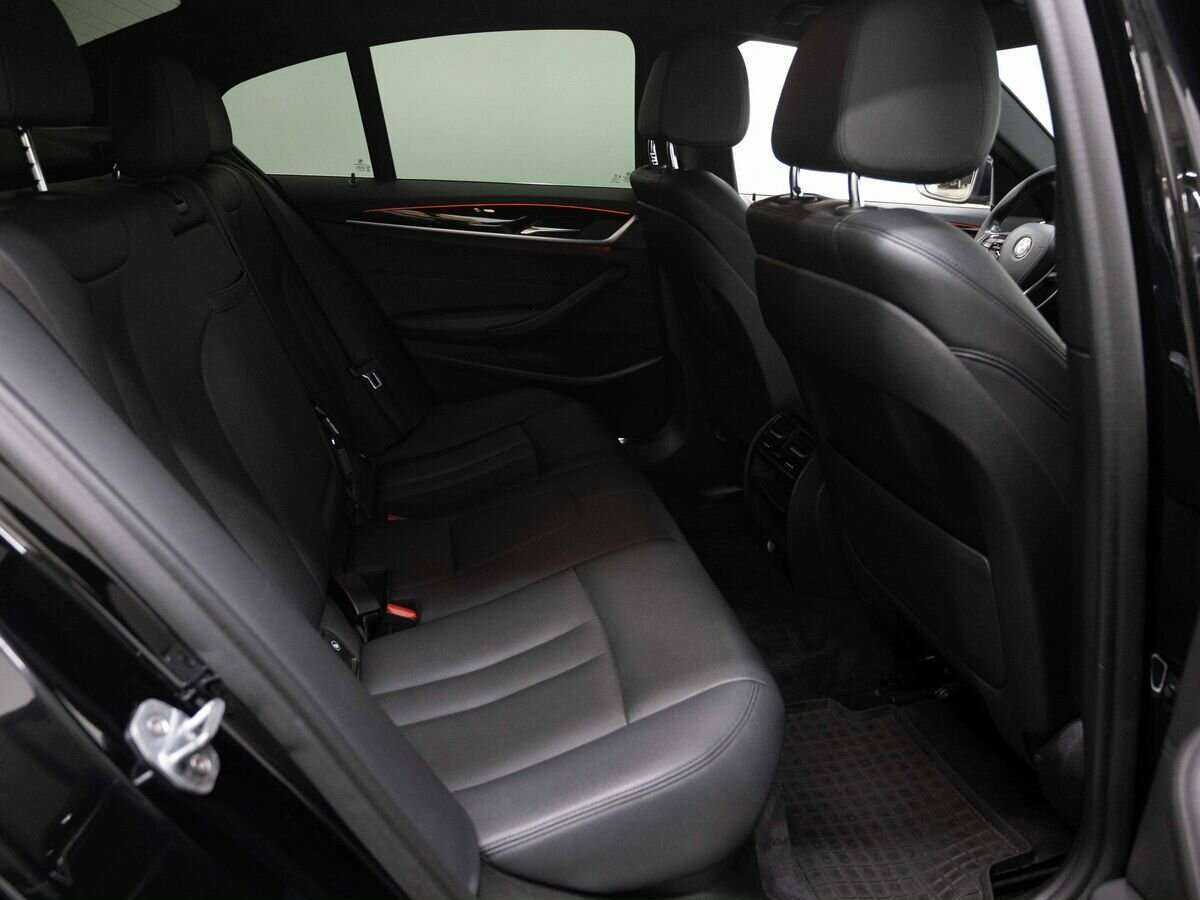 Купить BMW 5 серии 520d xDrive, 2019, 231 000 км, фото №10