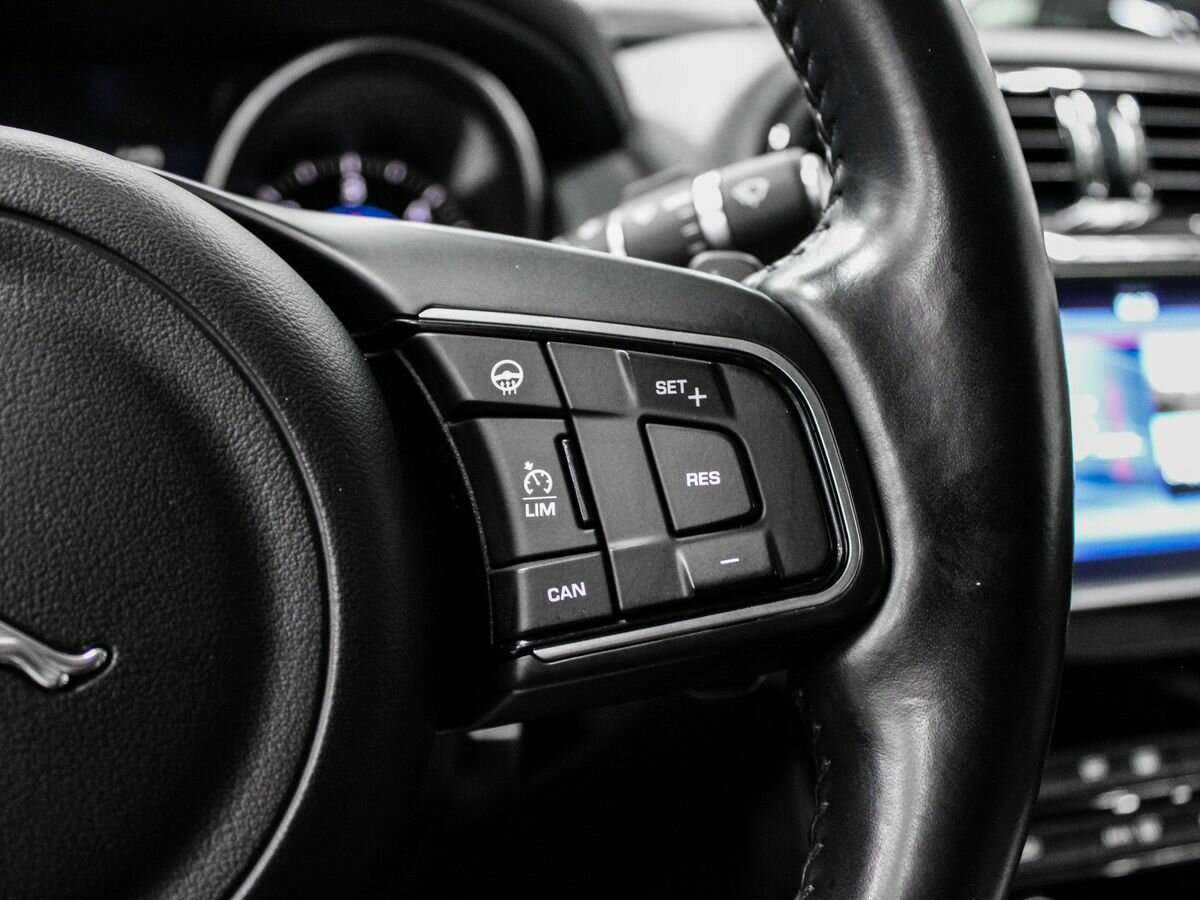 Купить Jaguar XE, 2016, 140 650 км, фото №11