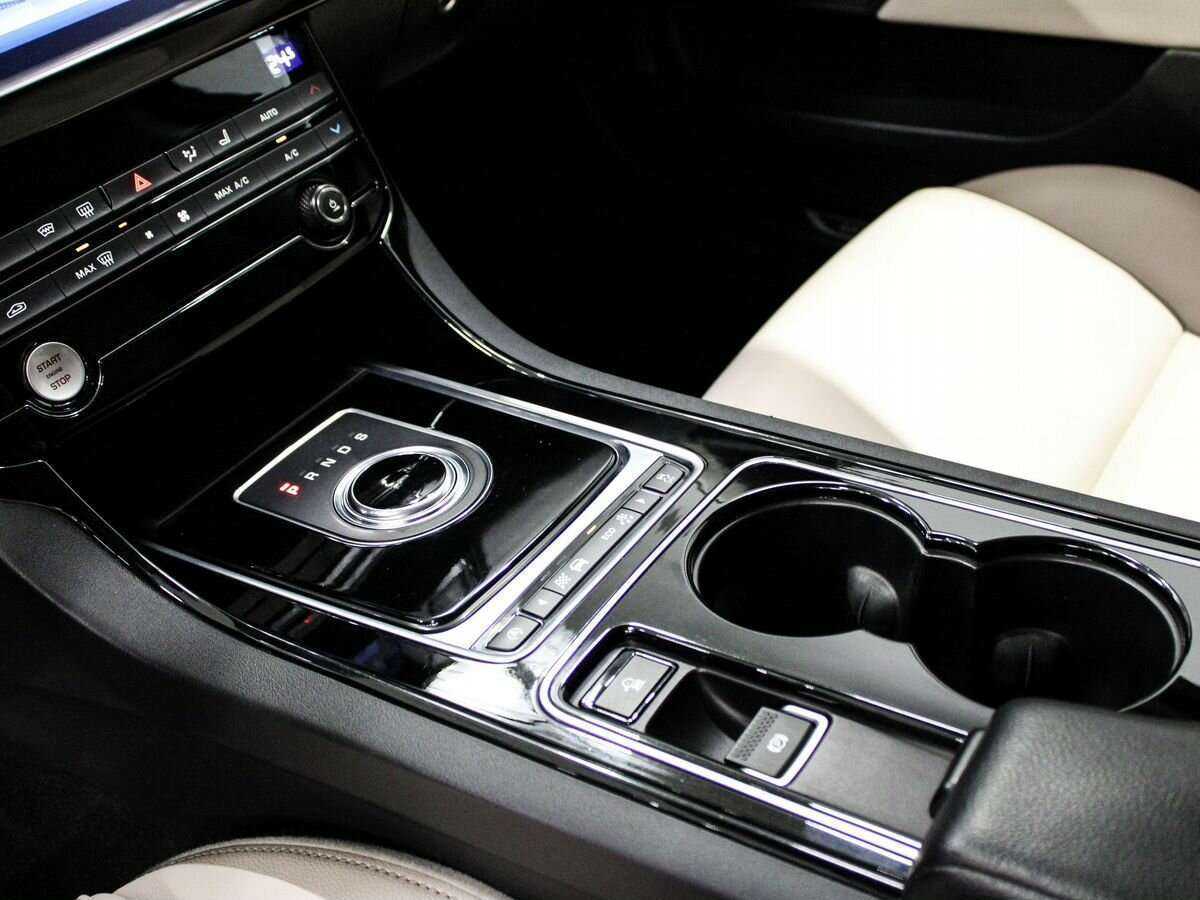 Купить Jaguar XE, 2016, 140 650 км, фото №13