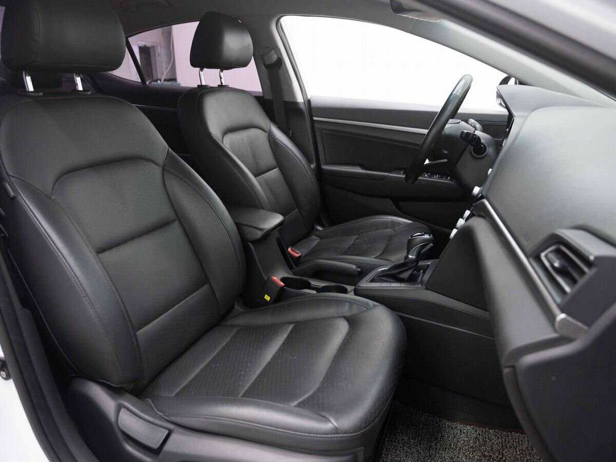 Купить Hyundai Avante, 2018, 83 500 км, фото №12