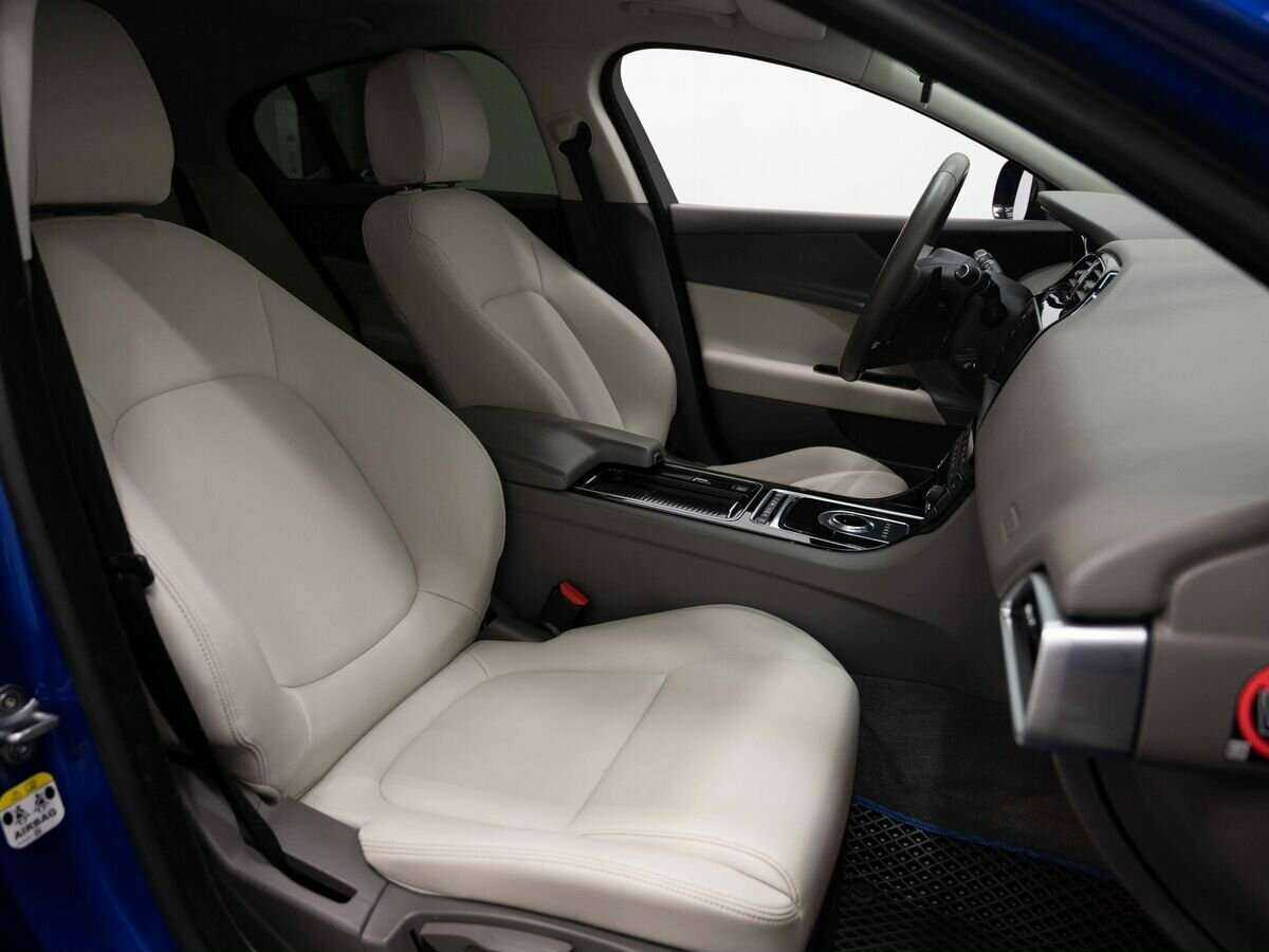 Купить Jaguar XE, 2017, 54 000 км, фото №12