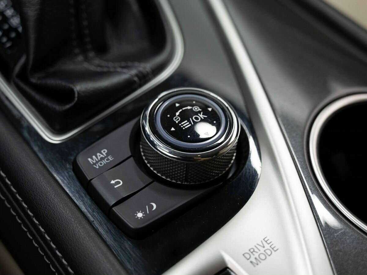 Купить Infiniti Q50, 2015, 117 982 км, фото №23