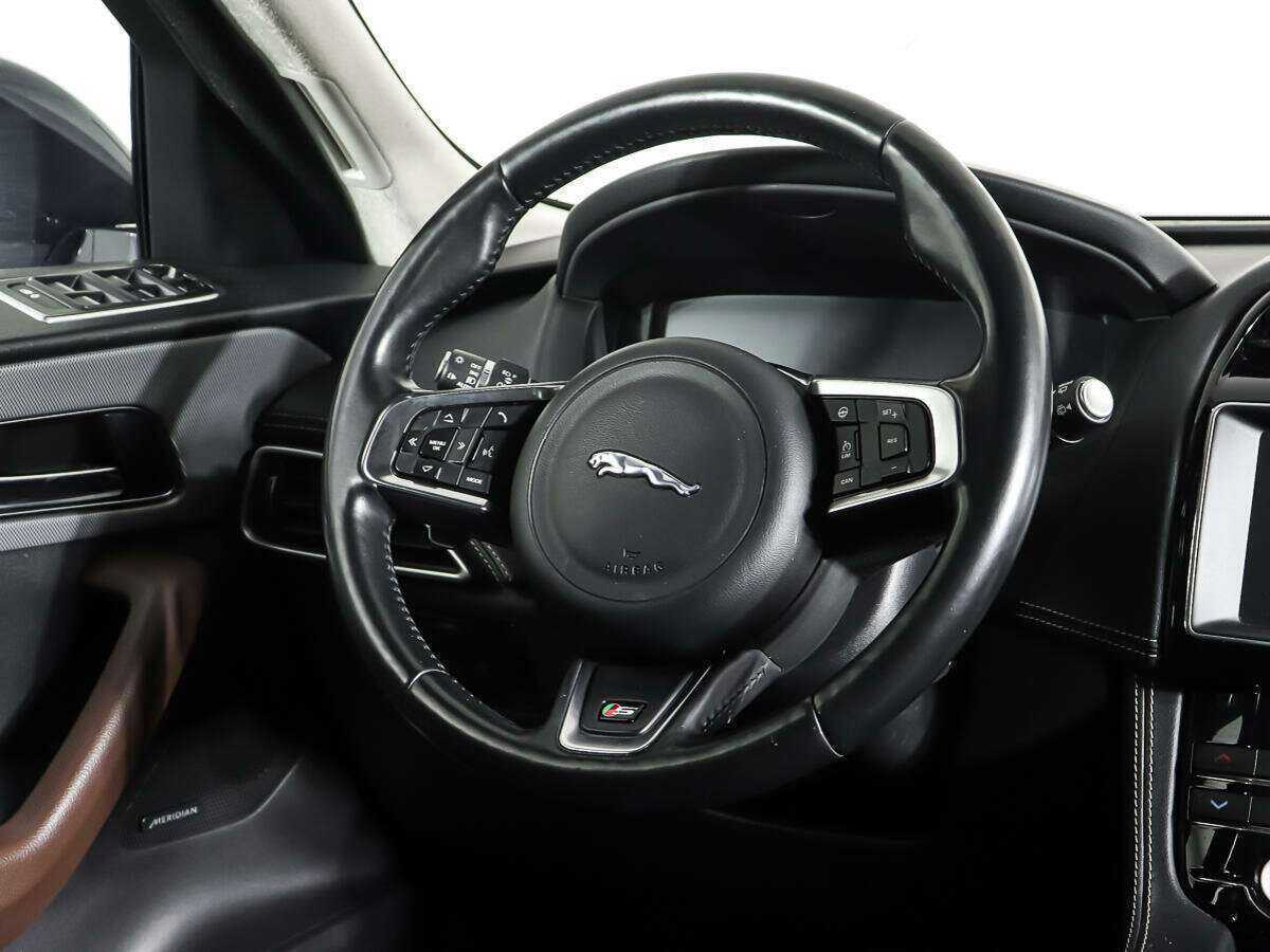 Купить Jaguar F-Pace, 2017, 113 057 км, фото №14