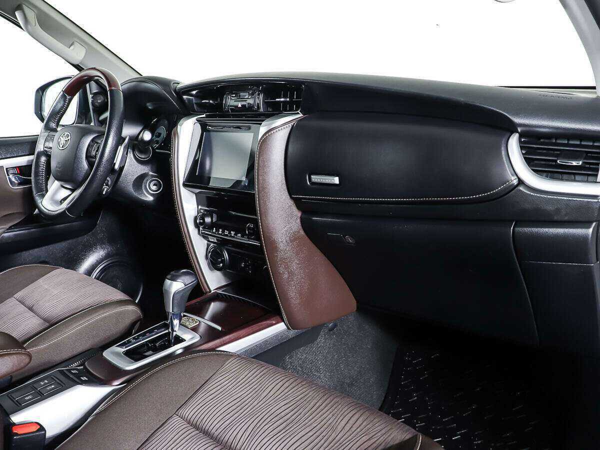 Купить Toyota Fortuner, 2019, 59 150 км, фото №9