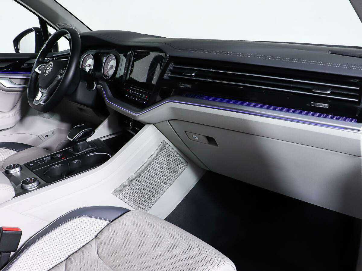 Купить Volkswagen Touareg, 2020, 229 000 км, фото №10