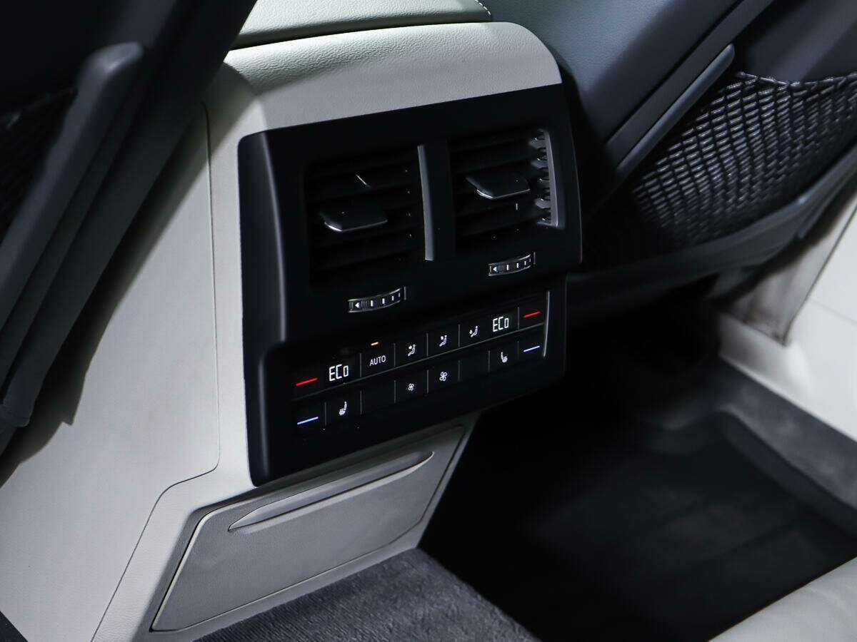 Купить Volkswagen Touareg, 2020, 229 000 км, фото №16