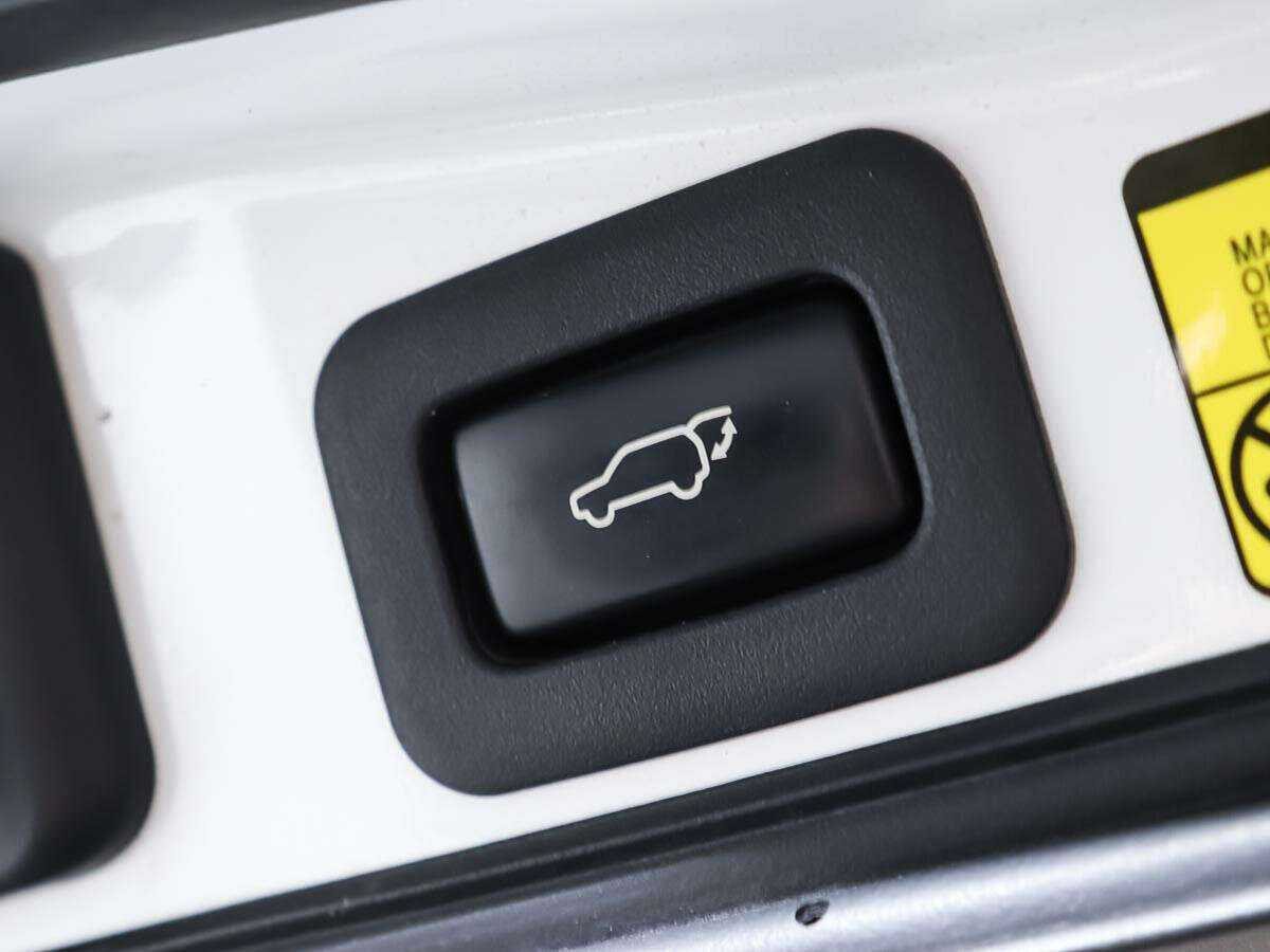 Купить Lexus LX 570, 2011, 124 908 км, фото №18