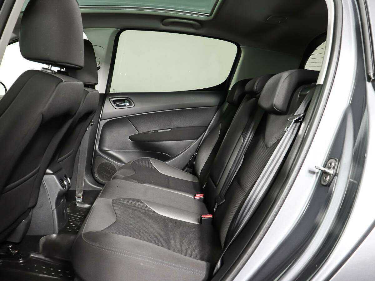 Купить Peugeot 308, 2010, 143 391 км, фото №9