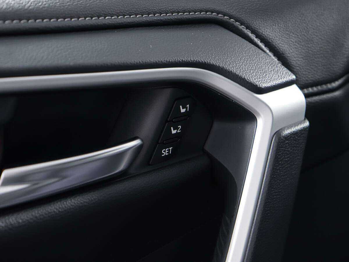 Купить Toyota RAV4, 2019, 39 902 км, фото №15