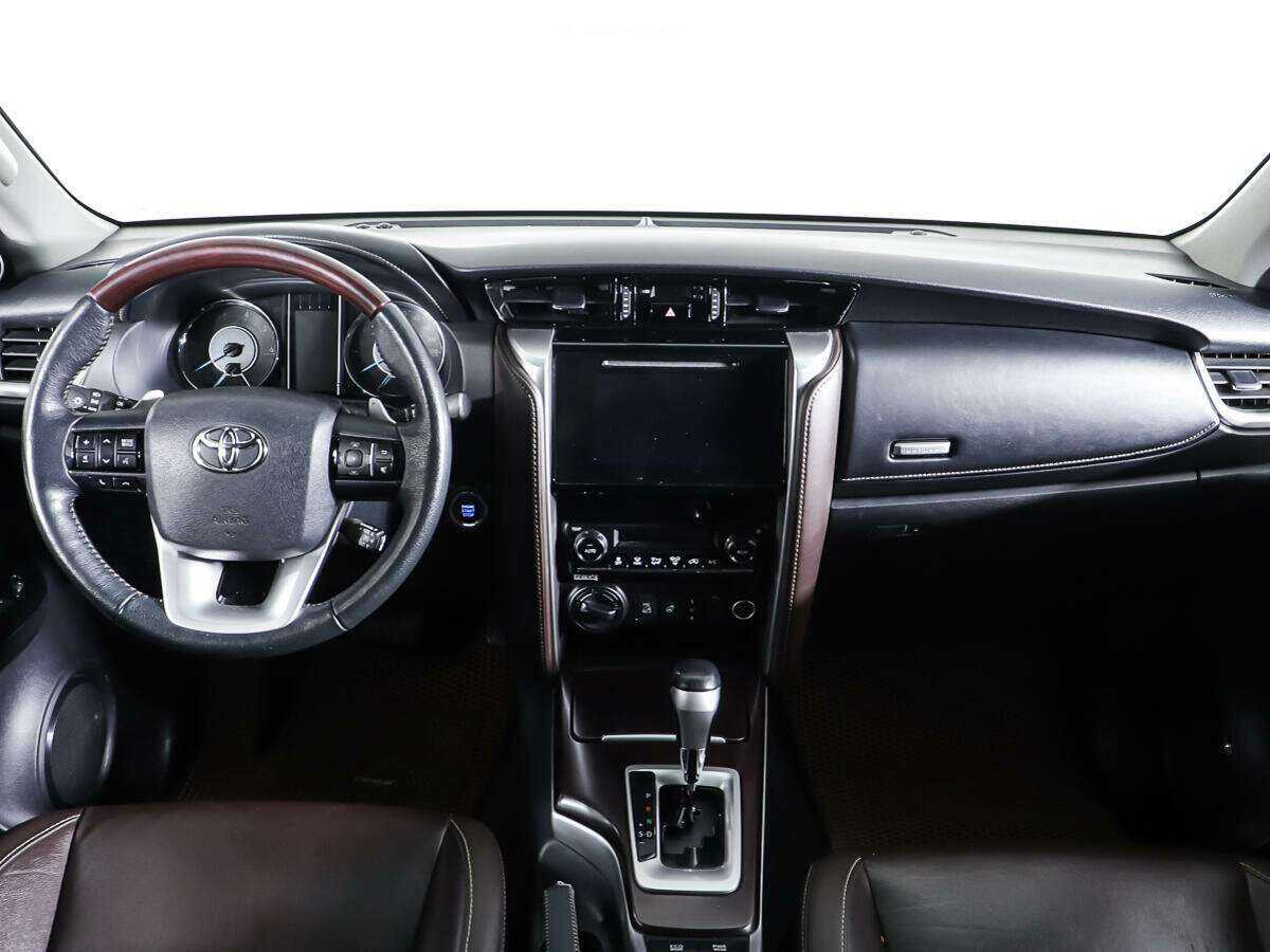 Купить Toyota Fortuner, 2017, 128 498 км, фото №11