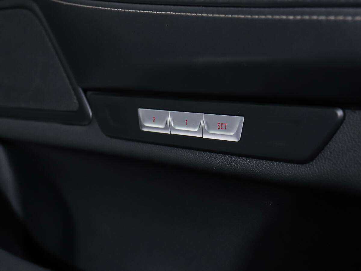 Купить BMW 7 серии 750i xDrive, 2016, 151 029 км, фото №17