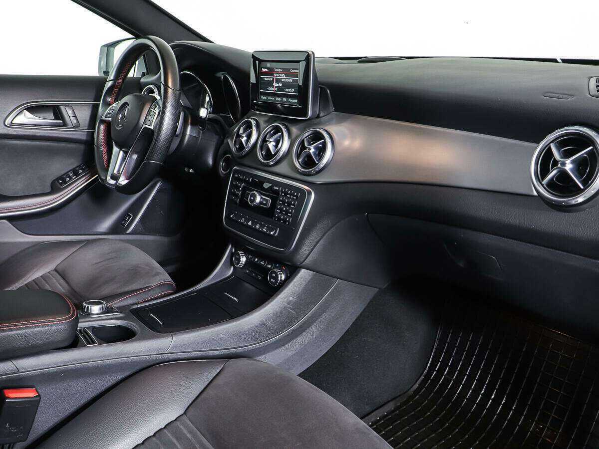 Купить Mercedes-Benz GLA 200, 2015, 112 177 км, фото №9