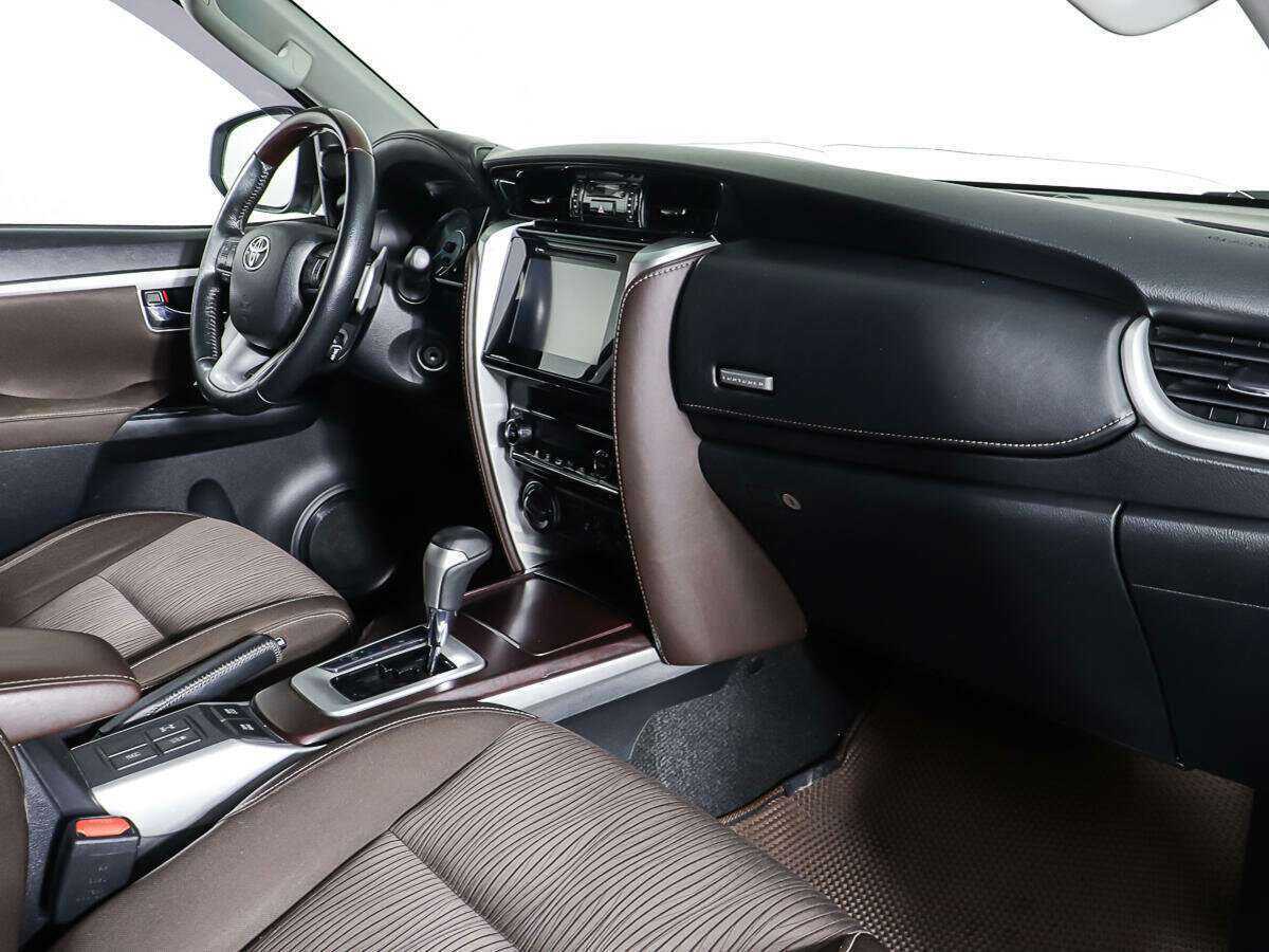 Купить Toyota Fortuner, 2017, 137 851 км, фото №8