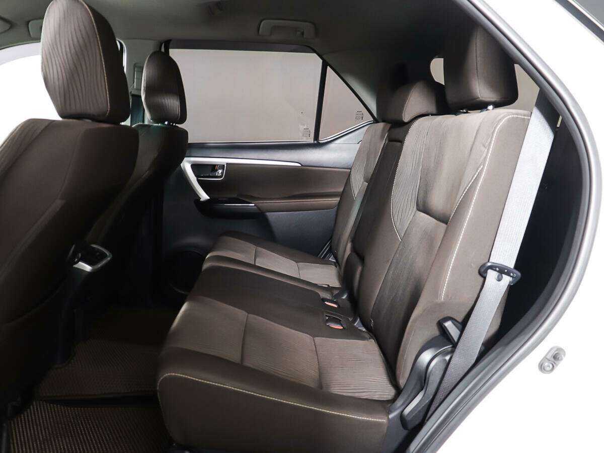 Купить Toyota Fortuner, 2017, 137 851 км, фото №9