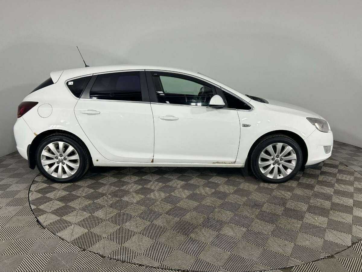 Купить Opel Astra, 2011, 258 397 км, фото №4