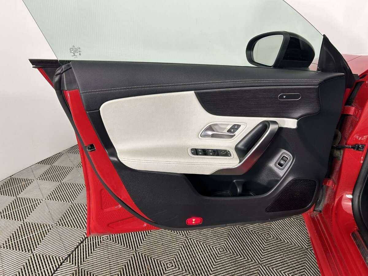 Купить Mercedes-Benz CLA 200, 2019, 44 997 км, фото №8