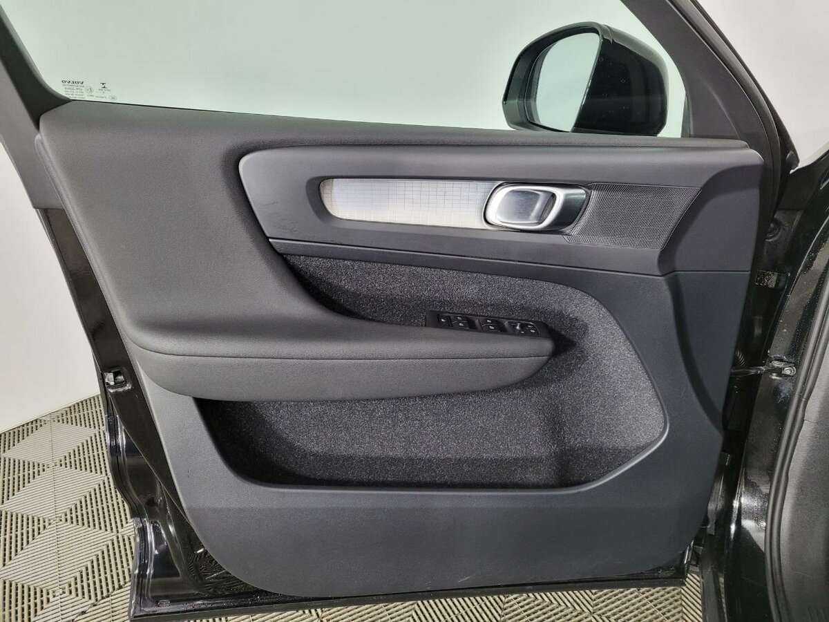 Купить Volvo XC40, 2018, 102 993 км, фото №8