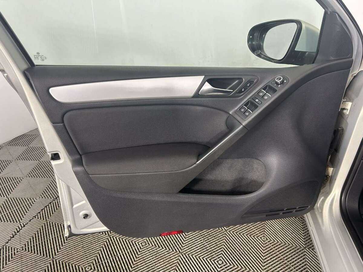 Купить Volkswagen Golf, 2010, 109 866 км, фото №7
